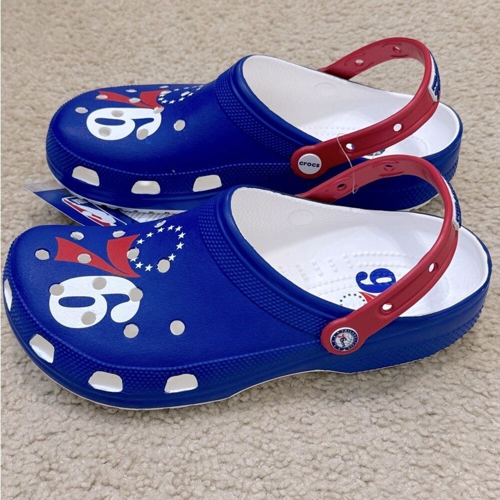 NWT Crocs Blue Red NBA Philadelphia 76ers Classic Clogs Unisex Sz M11.0/W13.0 - Picture 4 of 7